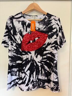 Graphic Tee Red Sequin Lips Size Large Black White Red Edgy Glam Artsy Going Out